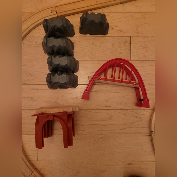 Trains (mostly Brio) and train tracks - Picture 10 of 11